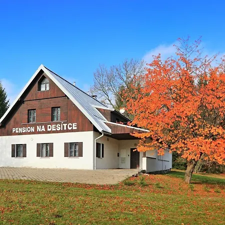 Na Desitce Holiday home Strazne