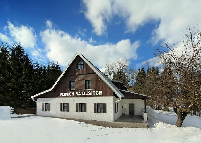 Na Desitce Nyaraló