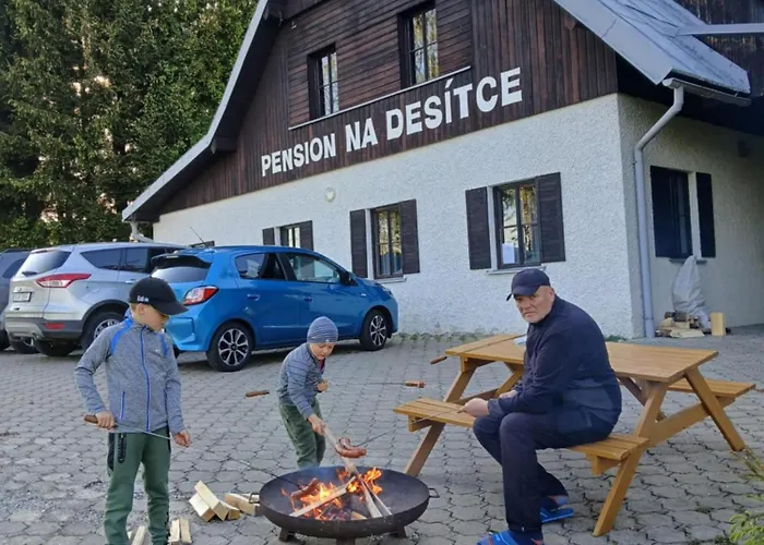 Na Desitce Nyaraló
